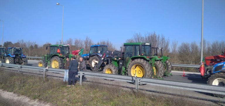 Agricultores continuam insatisfeitos após reunião com Ministra da Agricultura