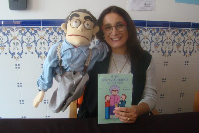 Patrícia Capelão apresentou livro na Bendada